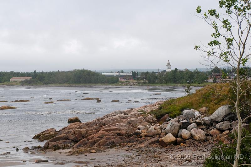 20090831_081604 D3.jpg - North shore St Lawrence River near Baie Trinite